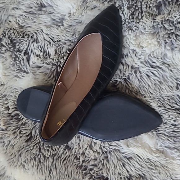 Ladies Flats - Picture 3 of 4